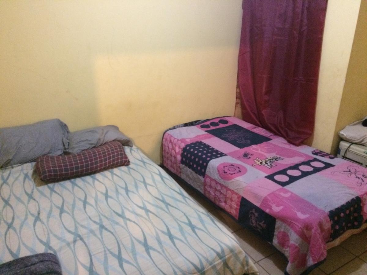 Blanquita Guesthouse Manuel F. Martinez Bagian luar foto