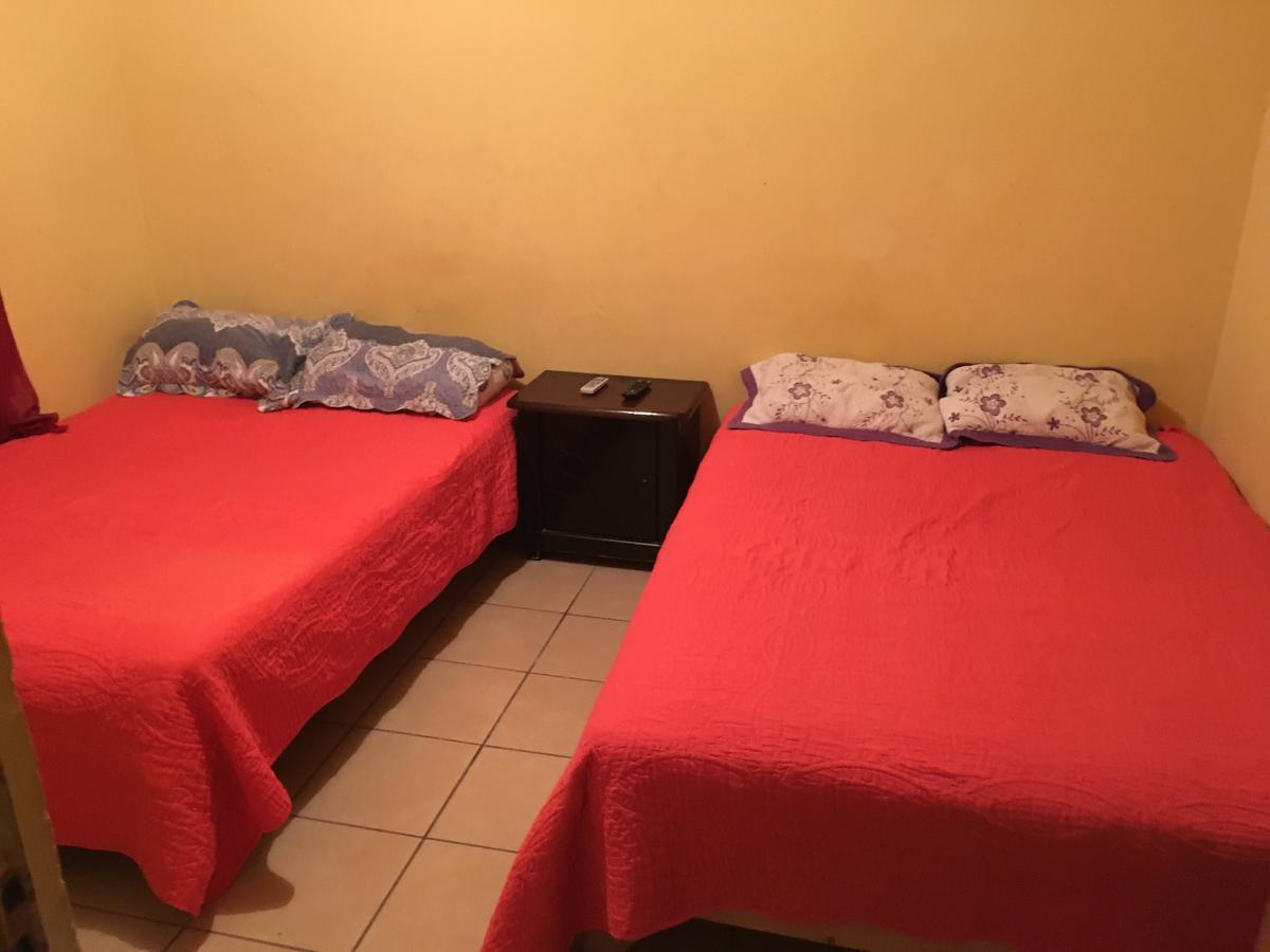 Blanquita Guesthouse Manuel F. Martinez Bagian luar foto