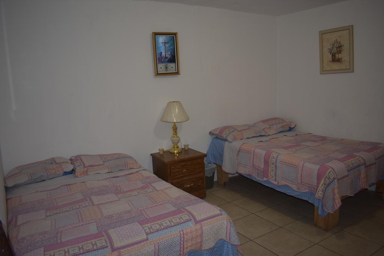Blanquita Guesthouse Manuel F. Martinez Bagian luar foto